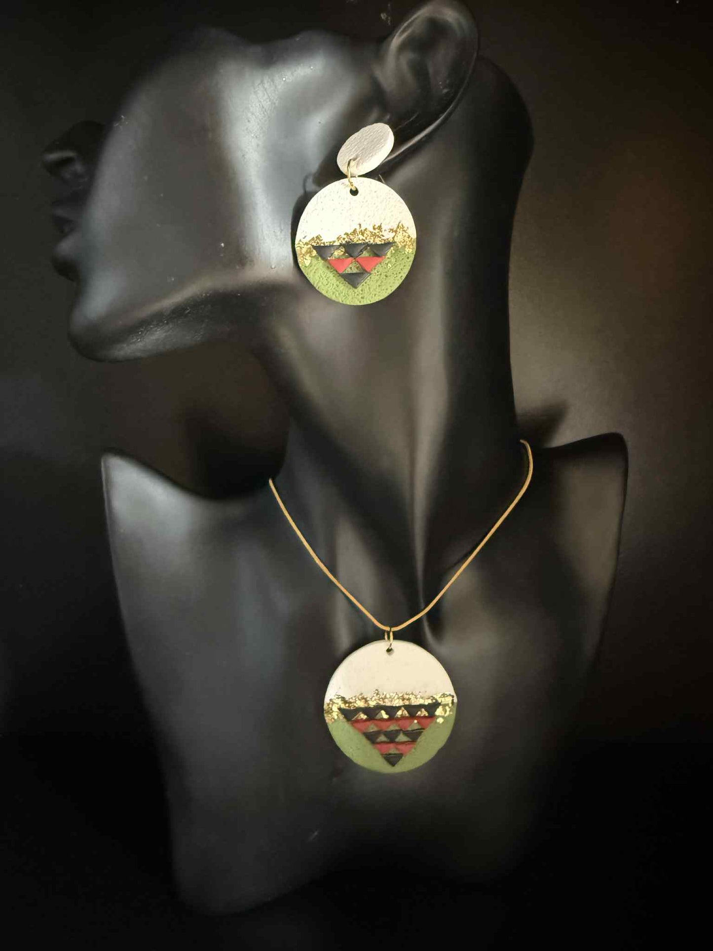 Tribal - With Gold Jewellery Set