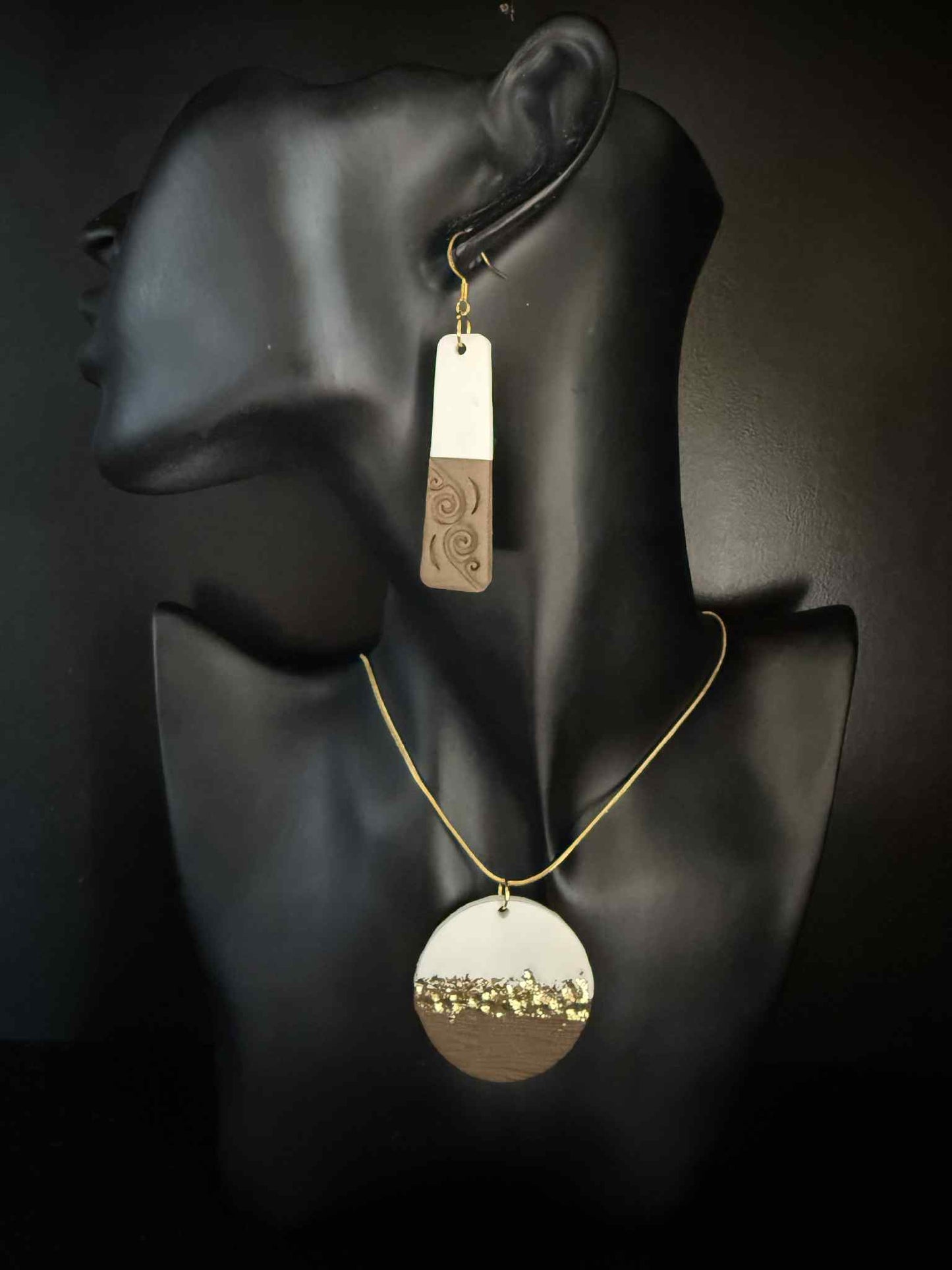 White Wooden Jewellery Set